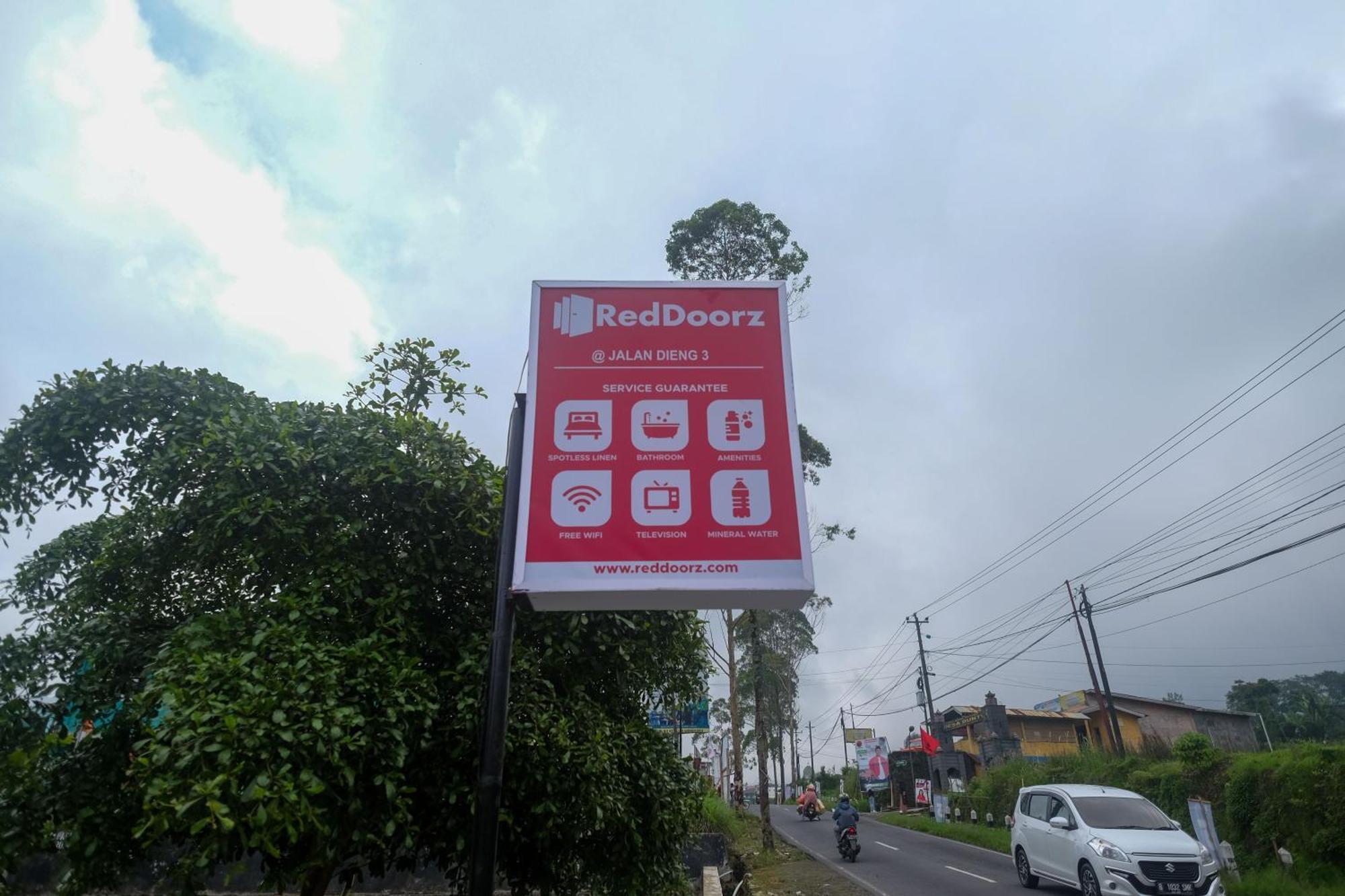 Reddoorz At Jalan Dieng 3 Wonosobo Exterior foto