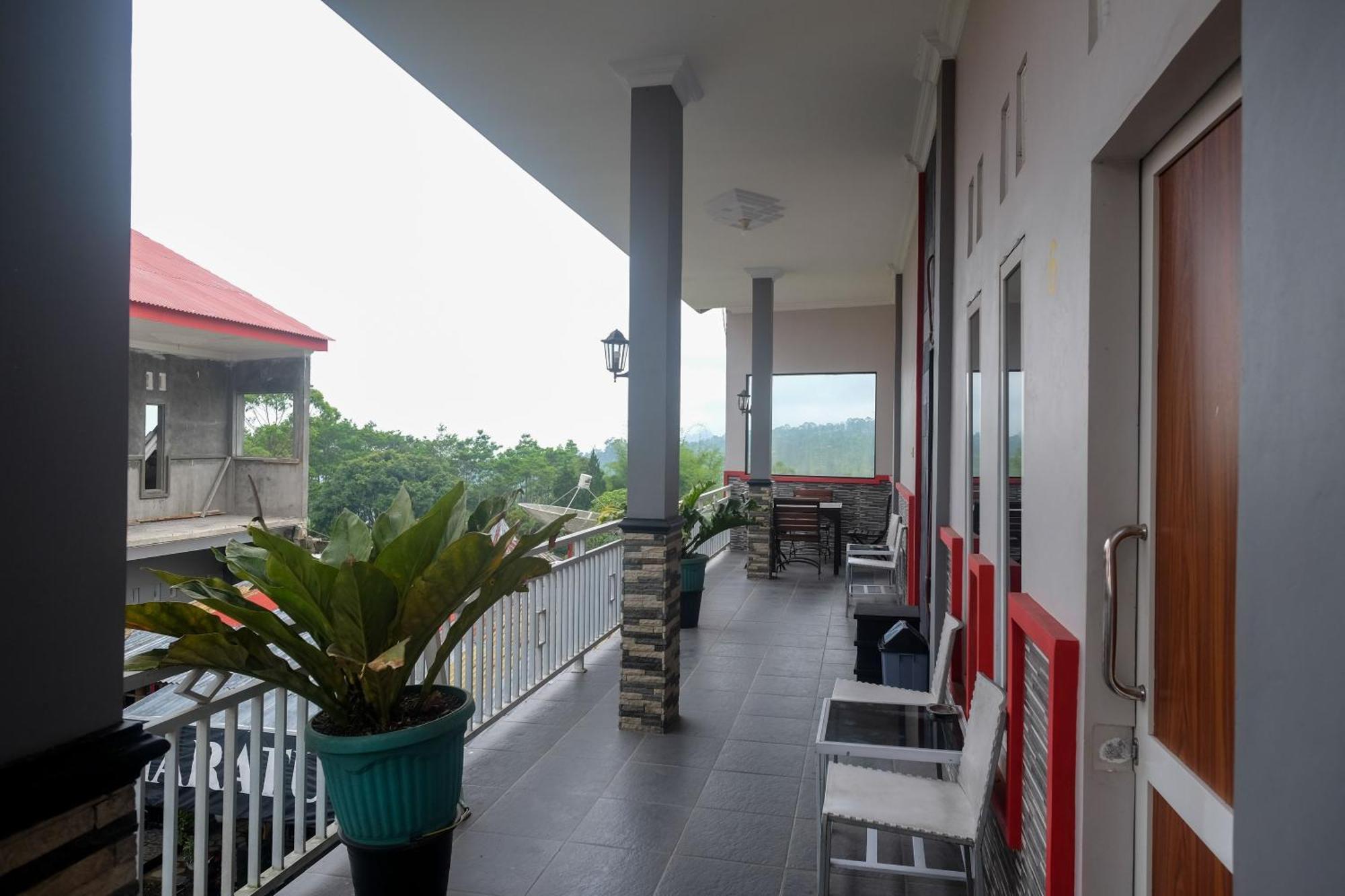 Reddoorz At Jalan Dieng 3 Wonosobo Exterior foto